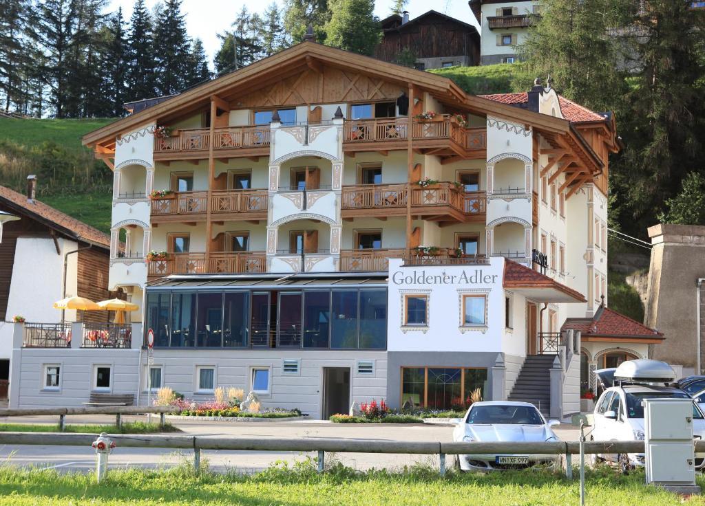 Hotel Goldener Adler Курон Веноста Екстериор снимка