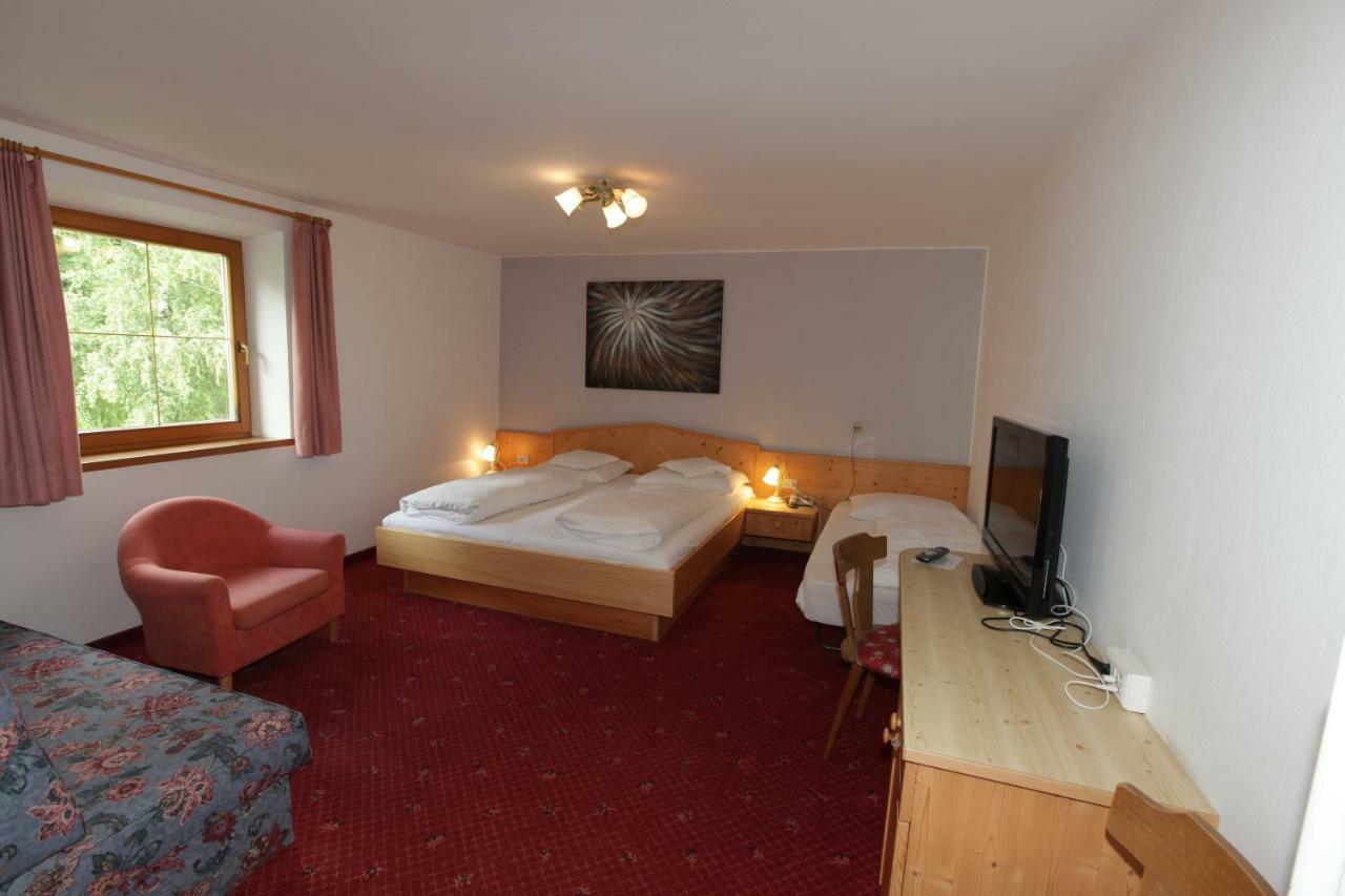 Hotel Goldener Adler Курон Веноста Екстериор снимка